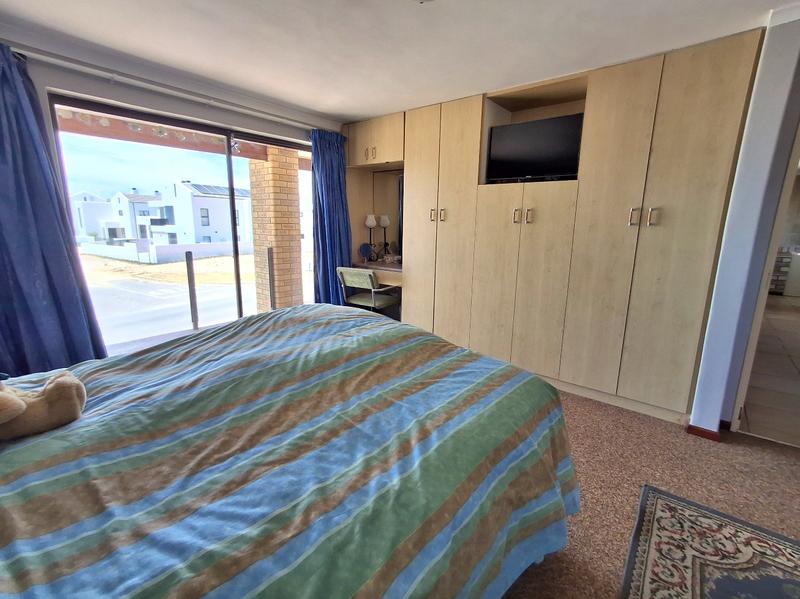 4 Bedroom Property for Sale in Britannia Bay Western Cape